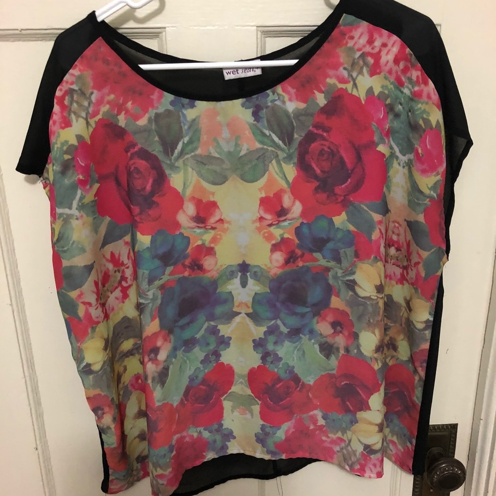 Floral top, sheer back - Picture 3 of 4